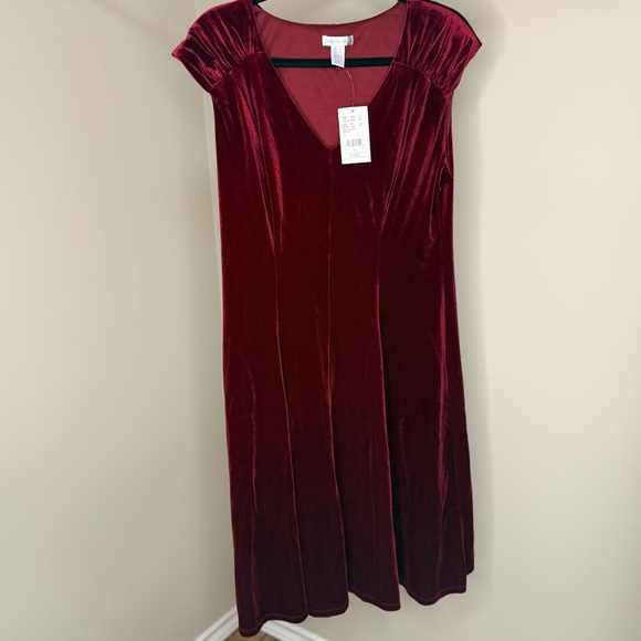 Red Velvet Midi Dress London Times | Coquette Holiday Party Glam Burgundy - Picture 3 of 7